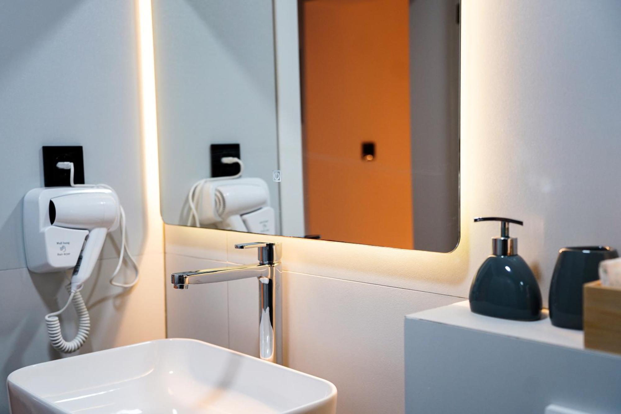 Ten Guest House Приштина Экстерьер фото