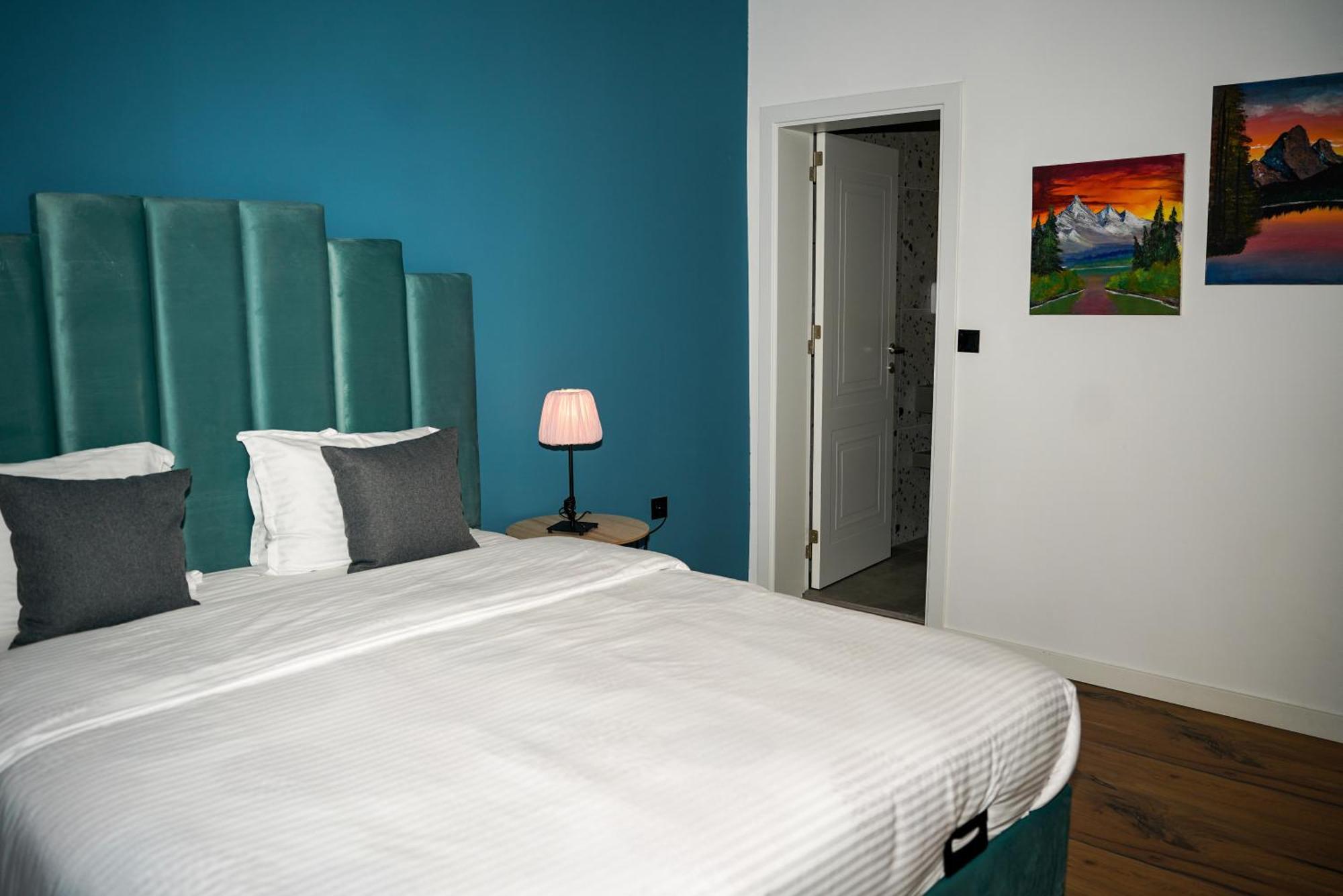 Ten Guest House Приштина Экстерьер фото